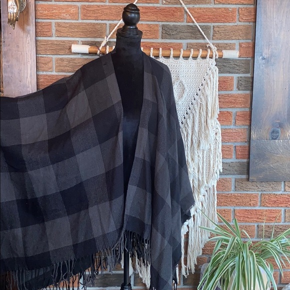 🖤 International INC Company Shall / Poncho - Picture 1 of 5